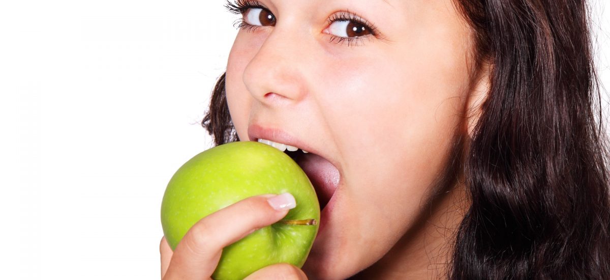 5 hábitos negativos para la salud de tus dientes